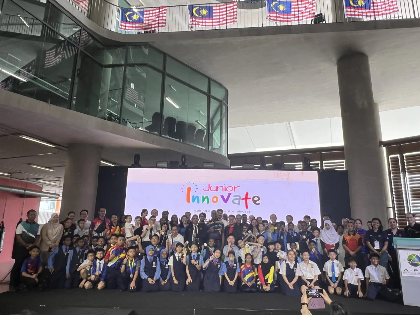 Large group photo of participants at the Junior Innovate State Maker Fairs 2024